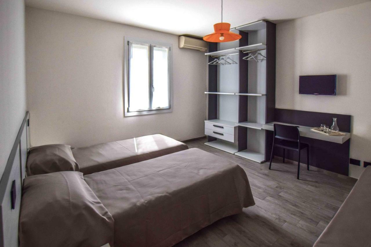 Gambisa Street Hotel Soliera Luaran gambar