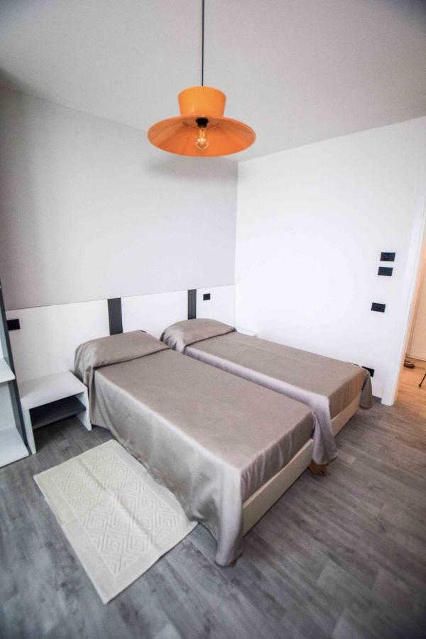 Gambisa Street Hotel Soliera Luaran gambar